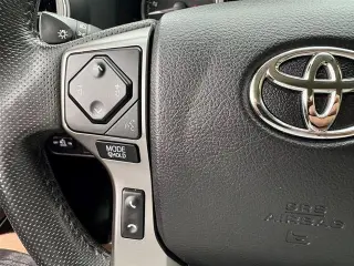Toyota Tacoma 2022 4x2 TRD Off-Road 4dr Double Cab con puente de 5.0 ft SB