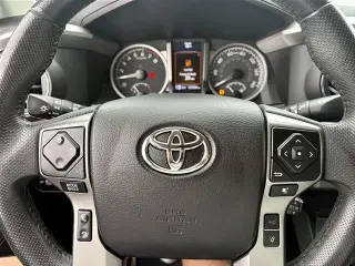 Toyota Tacoma 2022 4x2 TRD Off-Road 4dr Double Cab con puente de 5.0 ft SB