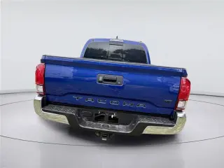 Toyota Tacoma 2022 4x2 TRD Off-Road 4dr Double Cab con puente de 5.0 ft SB