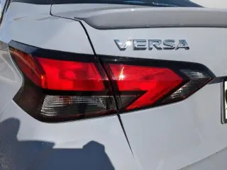 Nissan Versa 2025 SR Sedán de 4 puertas