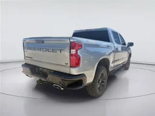 Chevrolet Silverado 1500 2023 4x4 LT Trail Boss 4dr Cab con 5.8 pies de largo SB
