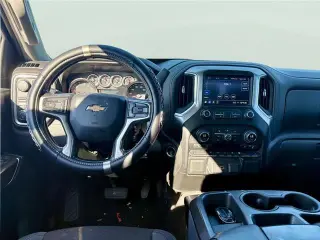 Chevrolet Silverado 1500 2021 4x2 LT 4dr Cab con motor de 5.8 ft. SB