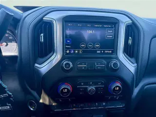 Chevrolet Silverado 1500 2021 4x2 LT 4dr Cab con motor de 5.8 ft. SB