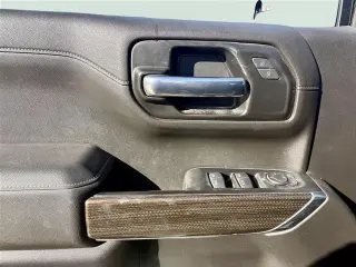 Chevrolet Silverado 1500 2021 4x2 LT 4dr Cab con motor de 5.8 ft. SB