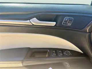 Ford Fusion Hybrid 2017 Titanium 4dr Sedán