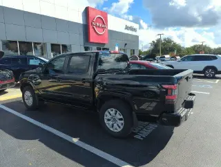 Nissan Frontier 2022 4x2 SV 4dr Crew Cab 5 ft. SB