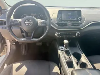 Nissan Altima 2024 2.5 S 4dr Sedán