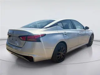 Nissan Altima 2024 2.5 S 4dr Sedán