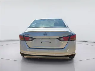 Nissan Altima 2024 2.5 S 4dr Sedán