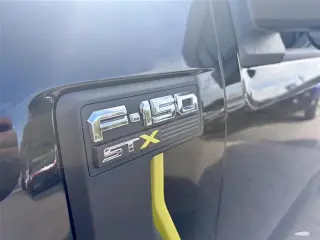 Ford F-150 2025 4x2 STX 4dr SuperCrew 5.5 ft. SB