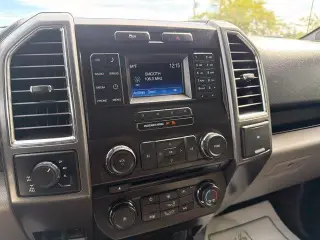 Ford F-150 2015 4x4 XLT 4dr SuperCrew 5.5 ft. SB
