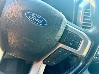 Ford F-150 2019 4x4 Platinum 4dr SuperCrew con 5.5 ft. SB