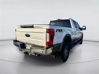 Ford F-250 Super Duty 2019 4x4 Lariat 4dr Crew Cab 8 ft. LB Pickup