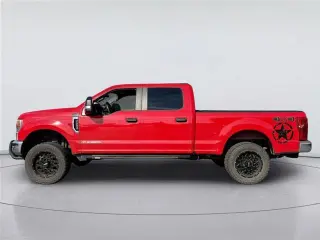 Ford F-250 Super Duty 2022 4x4 XL 4dr Crew Cab 6.8 ft. SB Pickup