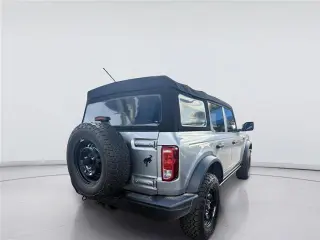 Ford Bronco 2023 4x4 Black Diamond 4dr SUV