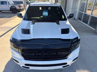Ram 1500 2023 4x4 Laramie 4dr Crew Cab con 5.6 ft. SB Pickup