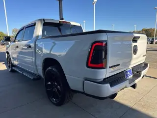 Ram 1500 2023 4x4 Laramie 4dr Crew Cab con 5.6 ft. SB Pickup