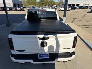 Ram 1500 2023 4x4 Laramie 4dr Crew Cab con 5.6 ft. SB Pickup
