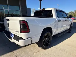 Ram 1500 2023 4x4 Laramie 4dr Crew Cab con 5.6 ft. SB Pickup