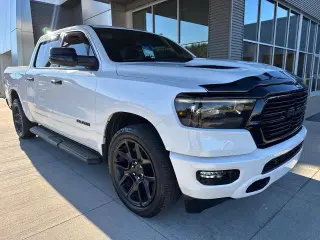 Ram 1500 2023 4x4 Laramie 4dr Crew Cab con 5.6 ft. SB Pickup