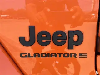 Jeep Gladiator 2025 4x4 Sport 4dr Cabina de Crew 5.0 ft. SB