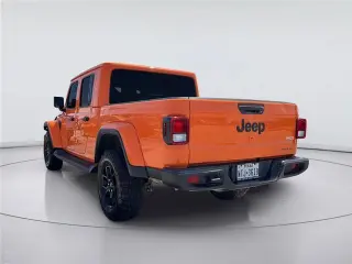 Jeep Gladiator 2025 4x4 Sport 4dr Cabina de Crew 5.0 ft. SB