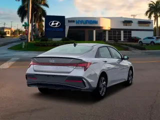 Hyundai ELANTRA 2026 SEL Sport 4dr Sedán
