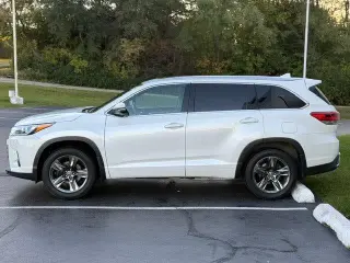 Toyota Highlander 2017 AWD Limited Platinum 4dr SUV