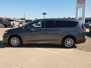 Chrysler Pacifica 2023 Touring 4dr Mini-Van