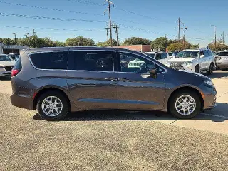 Chrysler Pacifica 2023 Touring 4dr Mini-Van