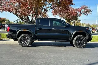 GMC Canyon 2024 4x4 Elevation 4dr Crew Cab 5 ft. SB