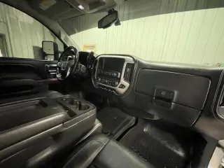 GMC Sierra 3500HD 2015 4x4 SLE 4dr Crew Cab LB SRW