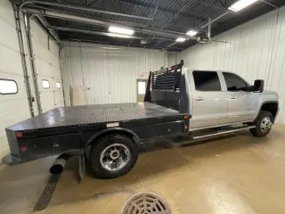 GMC Sierra 3500HD 2015 4x4 SLE 4dr Crew Cab LB SRW