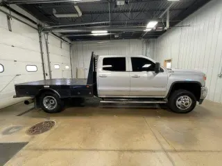 GMC Sierra 3500HD 2015 4x4 SLE 4dr Crew Cab LB SRW