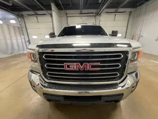 GMC Sierra 3500HD 2015 4x4 SLE 4dr Crew Cab LB SRW