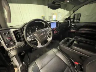GMC Sierra 3500HD 2015 4x4 SLE 4dr Crew Cab LB SRW