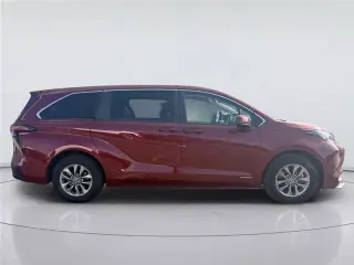 Toyota Sienna 2021 LE 8-Pasajeros 4dr Mini-Van