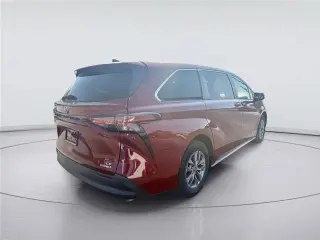 Toyota Sienna 2021 LE 8-Pasajeros 4dr Mini-Van