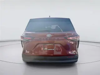 Toyota Sienna 2021 LE 8-Pasajeros 4dr Mini-Van