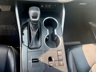 Toyota Highlander 2023 XLE 4dr SUV