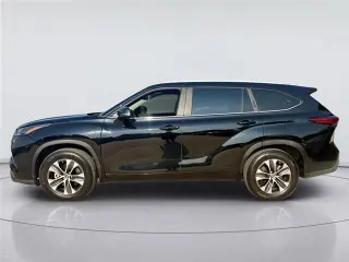 Toyota Highlander 2023 XLE 4dr SUV