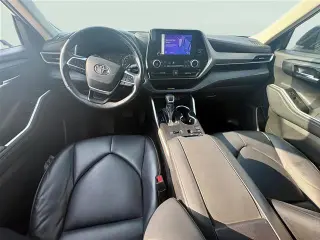 Toyota Highlander 2023 XLE 4dr SUV