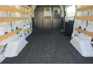 Ford Transit 2025 250 3dr SWB Techo Bajo Furgón de Carga