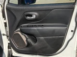 Jeep Renegade 2023 4x4 Latitude 4dr SUV