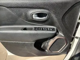 Jeep Renegade 2023 4x4 Latitude 4dr SUV