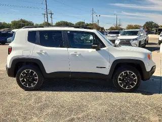 Jeep Renegade 2023 4x4 Latitude 4dr SUV