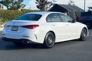 Mercedes-Benz Clase C 2023 C 300 Sedán 4 puertas