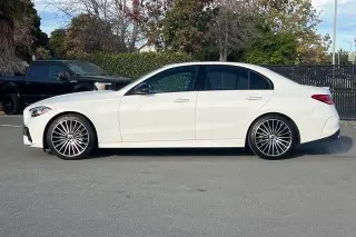 Mercedes-Benz Clase C 2023 C 300 Sedán 4 puertas