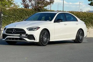 Mercedes-Benz Clase C 2023 C 300 Sedán 4 puertas