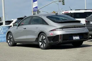 Hyundai IONIQ 6 2023 SE Standard Range 4dr Sedán